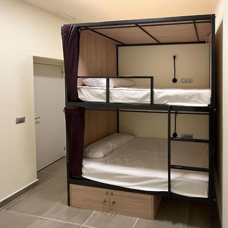 Multi Hostel Calvario Мадрид Экстерьер фото