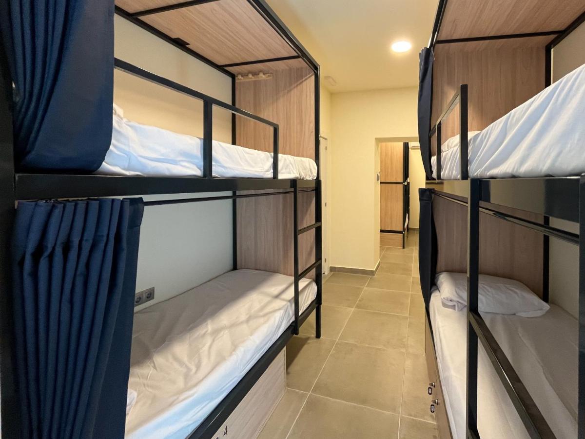 Multi Hostel Calvario Мадрид Экстерьер фото