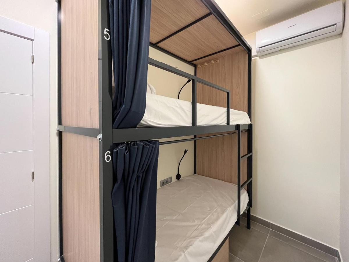 Multi Hostel Calvario Мадрид Экстерьер фото