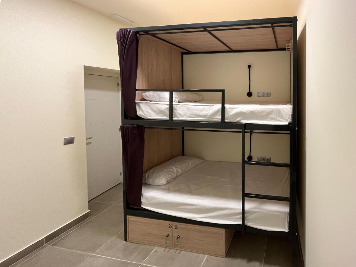 Multi Hostel Calvario Мадрид Экстерьер фото