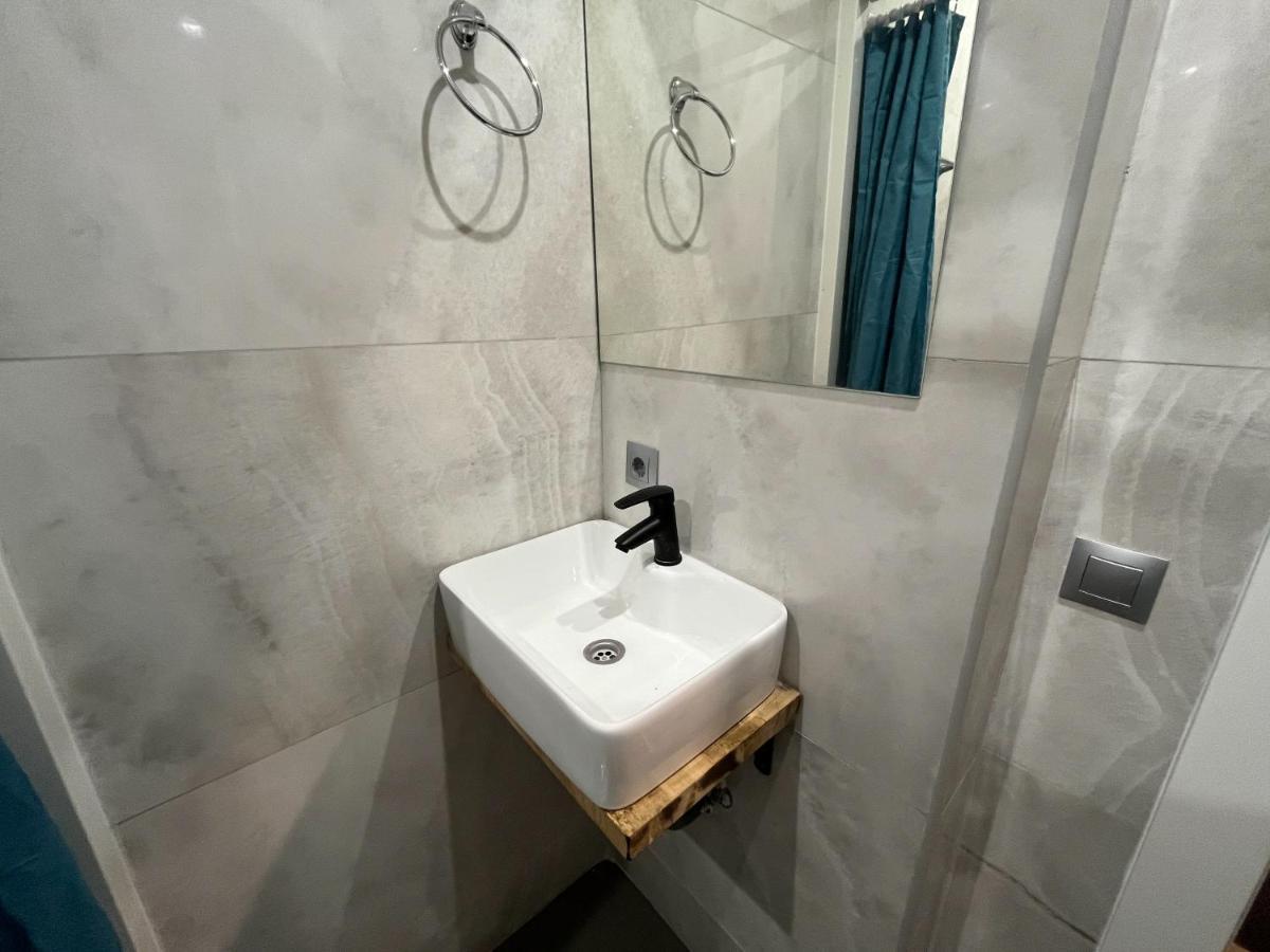 Multi Hostel Calvario Мадрид Экстерьер фото